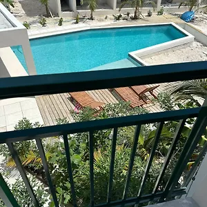  Aparthotel Beachwalk At Grace Bay